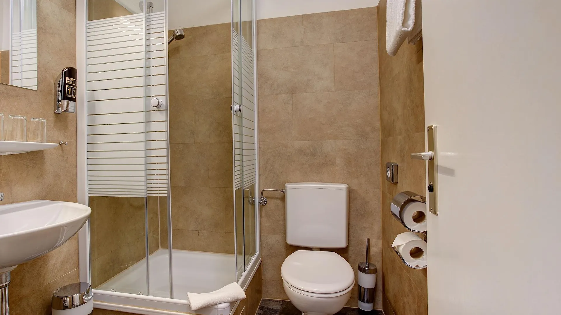 ***  Sure Hotel By Best Western Ambassador Duesseldorf Německo