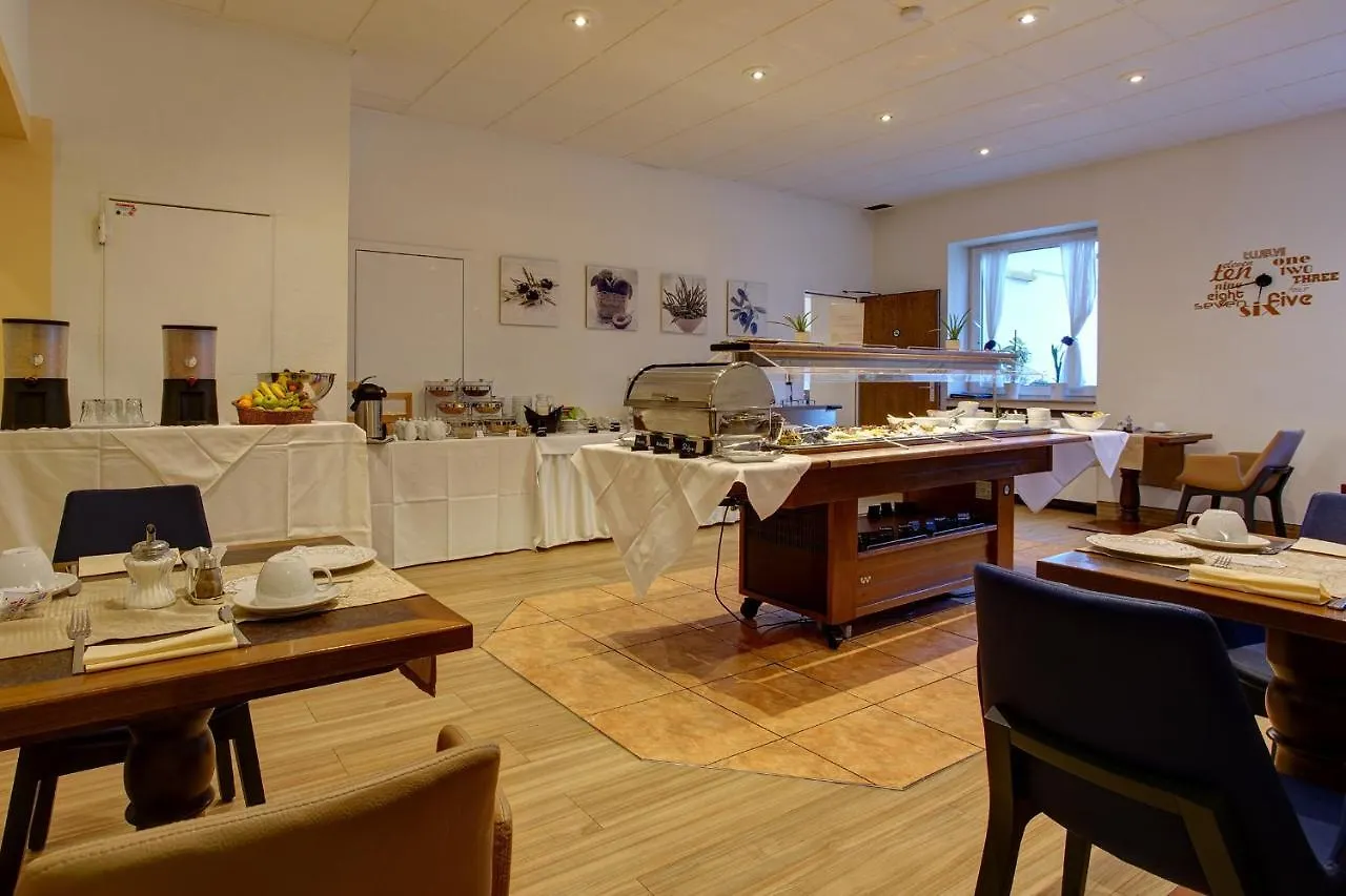 Sure Hotel By Best Western Ambassador Duesseldorf 3*, Düsseldorf